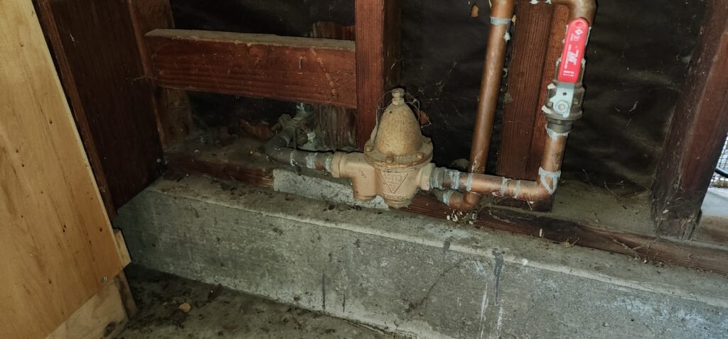 Residential water pressure regulator installation